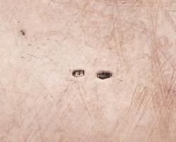 Hatszög alakú gravírozott ezüst (Ag) alakú gyógyszertartó szelence, jelzett, mesterjelzéssel (HA)/
S...