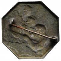 Osztrák-Magyar Monarchia 1915. "I. Hadsereg - Karácsony a csatamezőn 1915" cink sapkajelvé...