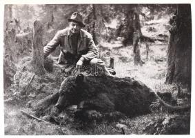 Thurn-Rumbach István: Erdélyi szarvasok és medvék nyomában... Bp., 1941, Dr. Vajna és Bokor. Újraköt...