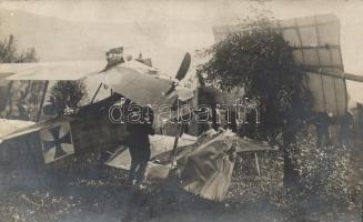WWI damaged Albatros D.V, photo (fl)