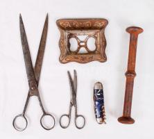 Vegyes fém tétel: régi, jelzett olló (J.A.Henckels Solingen): 13 cm, törő: 20 cm, bicska, olló: 26 cm.