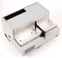 Régi diavetítő eredeti dobozában, tartozékokkal, jó állapotban