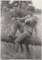 cca 1960-1970 A természetben szabadon, 5 db erotikus fénykép/
erotic photos 17x12 cm