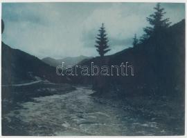 cca 1940-1945 Horty-csúcs a Radnai-havasokban, vegyileg kékre színezett tájkép, 17x23 cm.