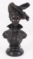 Kalapos hölgy, mellszobor, patinázott bronz, alabástrom talapzaton, m:23 cm
