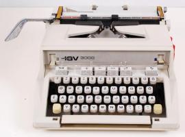 Hermes IGV 3000 írógép, eredeti tokjában, jó állapotban, 35×32 cm