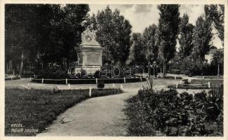 Kecel, Hősök szobra (EB)