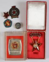 6db kitüntetés, jelvény és plakett a szocialista időszakból, közte "Munkásőr" jelvény, &qu...