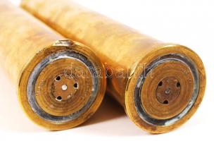 2 db réz töltényhüvely (25 cm) és egy gázálarc