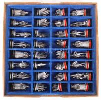 Armada sakk készlet, ón figurákkal, fa táblával, jelzettek, hiánytalan, jó állapotban/ Pewter comple...