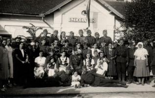 Székelyhíd railway station, soldiers, ceremony photo