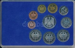 Németország 1999F 1Pf-5M 10x klf db forgalmi sor plasztik tokban T:PP
Germany 1999f 1 Pfennig - 5 Ma...