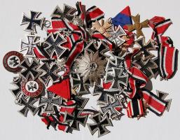 39 db osztrák + magyar, főleg I.V.H., benne 5 db Ag! + 9 db külföldi (USA, francia, lengyel, román, ...