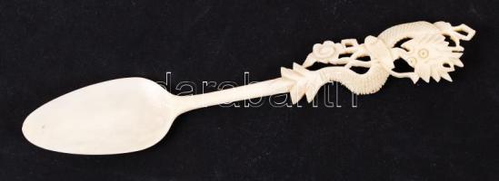 Sárkány nyeles csont kanál, faragott, jó állapotban, h:14 cm