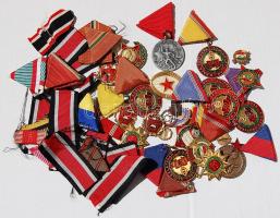 1950-es évektől 38 db szocialista kitüntetés, plakett részben eredeti dobozban + 2 üres doboz, sok jobbal + zacskónyi régi és új szalag T:többnyire 1,2