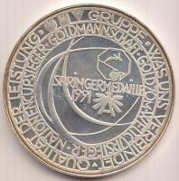 Ausztria 1991. "ÖMV síugró érem" Ag emlékérem szignó: H.Wähner (25.89g/0.900/40mm) plasztiktokban T:PP Austria 1991. "ÖMV ski jumper medal" Ag medallion sign.: H.Wähner(25.89g/0.900/40mm) in plastic case C:PP