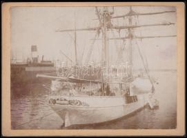 cca 1880 Trieszt kikötő a Capbaia vitorlás / cca 1880 Triest shipyard with the Capbaia sailing ship 16x12 cm