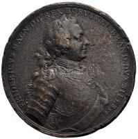Német-Római Birodalom / Brandenburg-Preussen 1757. "Prága ostroma" Br emlékérem. "FRIDERICVS MAGN D. G. REX BORVSS. EL. BRAND. DVX SILESET / FAMA. PRVDENTIA ET VIRTVTE - AVSTIR EXERC. PROPE. PRAG EVNDIT CAES O ET PRAGA OBSESSA VII MAJI MDCCLVII" (37.84g/48mm) T:3,3- Holy Roman Empire / Brandenburg-Preussen 1757. "Battle of Prague" Br commemorative medallion. (37.84g/48mm) C:F,VG