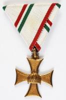 1928. "III. osztályú Tiszti Szolgálati Jel" aranyozott Br kitüntetés nem eredeti mellszalaggal, hátoldalon évszám bevésve T:2 Hungary 1928. "Officers Long Service Cross III class" gold plated Br decoration with not the original ribbon, the year is engraved on the back C:XF