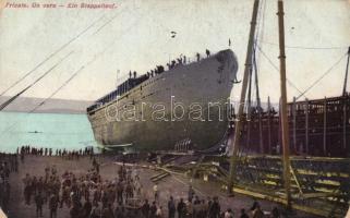 Trieste launching of a warship (fl)