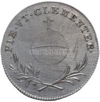 Habsburg Birodalom / Pozsony 1825. "Karolina Auguszta magyar királyné pozsonyi koronázása" Ag zseton. "PIE. VT. CLEMENTER. / CAROLINA. AVGVSTA. FRANCISCI. AVST. IMP. HVNG. BOH. REGIS. CORONATA. HVNG. REG. POSONII XXV SEPT. MDCCCXXV." (2.2g/19.5mm) T:2- karc Habsburg Monarchy / Bratislava 1825. "Coronation of Caroline Augusta of Bavaria" silver jeton (2.2g/19.5mm) C:VF scratched HTÉ: 915.