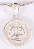 Ezüst függő mérleg-jegy díszítéssel ezüst láncon, jelzett / Silver pendant, 7,3 gr.
