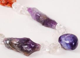 Féldrágakő nyakék, ametiszt, karneol és hegyikristály kövekből