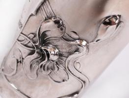 1901 Szecessziós ezüst (Ag.) keresztelő pohár,  belül aranyozott, jelzett , mesterjeggyel, gravírozo...