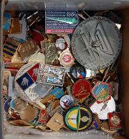 Szovjetunió tartalmas gyűjtemény, 442 db klf kitűző, jelvény, kitüntetés, plakett, sokféle motívummal (sport, militária, politika és még sok más). Érdemes átnézni! Továbbgyűjtésre vagy viszonteladásra egyaránt kiválóan alkalmas. T:1,2