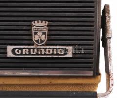 cca 1970 Grundig TK23L de Luxe típusú orsós magnetofon szalaggal, kábelek nélkül, eredeti használati...