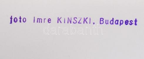 1930-1935 Kinszki Imre (1901-1945): Séta a parkban. Vintage fotó, hátoldalán szerzői pecséttel jelze...