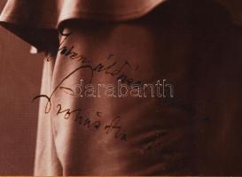 1910 Prohászka Ottokár (1858-1927) püspök aláírt fotója 16x21 cm