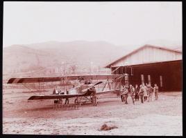 cca 1916 3 db első világháborús fotó, közte repülőgép indítása / cca 1916 World War I. 3 photos, one...