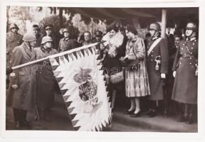 1939 Az olasz király a kaposvári 6. honvéd gyalogezrednek adományozott zászlő felszentelése Riccardi...