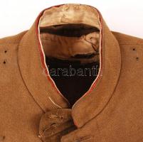 Ék Sándor (1902-1975) grafikus, festő a szovjet hadsereg tisztjeként használt egyenruhája, melyben 1...