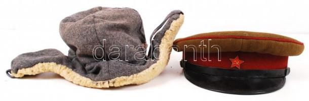 Ék Sándor (1902-1975) grafikus, festő a szovjet hadsereg tisztjeként használt egyenruhája, melyben 1...