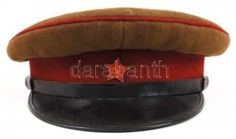 Ék Sándor (1902-1975) grafikus, festő a szovjet hadsereg tisztjeként használt egyenruhája, melyben 1...