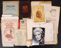 Óriási nyomtatvány tétel az 1800-as évektől, több száz okmány és nyomtatvány sok érdekességgel, judaikával. Érdemes megnézni!