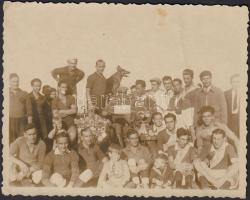 1934 Buenos Aires a világutazó Bartha-Sulkowszky páros a Rákóczi football mérkőzésen fotó. / 1934 Photo of the world-wanderer Hungarian Bartha-Sulkowszky couple in Buenos Aires, 11x9cm