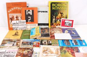 Vegyes könyv tétel-Molnár László Miklós: A híres Vadnyugat; Borok könyve; Autótípusok; "Nők a XX. században"; Dr. Fehér György: Állatpreparátumok készítése; A. Huxley: Szép új világ; Stanislaw Lem: Kiberiáda; Csernai Zoltán: Atleóntisz; Zeiss: Optische Messegeräte; Gebrauchsanweisung für Reichert-Mikroskope.