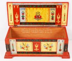 Festett fa dobozka magyaros motívumokkal, "Ballagásod emlékére Édesanyádtól 1953", jó álla...