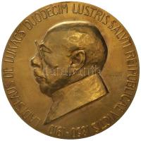 Murányi Gyula (1881-1920) ~1910. "Lukács László" jogász, bányatulajdonos, politikus aranyozott bronz emlékérem. "LADISLAUS DE LUKÁCS DUODECIM LUSTRIS SALVTI REIPUBLICAE VICTIS 1850-1910 / AERARIO AEDEM FECIT" (60mm) T:2 ~1910. László Lukács lawyer, mine owner and politician gold plated bronze medallion Sign: Gyula Murányi (60mm) C:XF HP 3692.