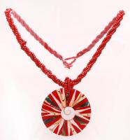 Korall-paua kagyló gyöngyház mozaik függő gyöngysorral/ paua-coral pendant with necklet.