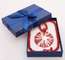 Korall-paua kagyló gyöngyház mozaik függő gyöngysorral/
paua-coral pendant with necklet