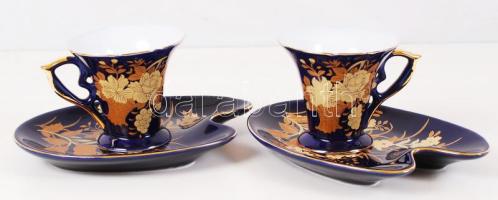 2 db virágmintás japán porcelán csésze tányérral, 24 karátos arany díszítéssel, jelzett.