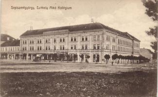 Sepsiszentgyörgy, Székely Mikó kollégium, Vajna testvérek, Kolcza testvérek, Benkő Mór, Féder Sándor, Grósz Ferenc üzletei, Dohány áruda, Korona bazár, Benkő Mór kiadása / college, shops, bazaar, tobacco shop