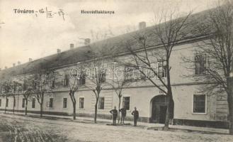 Tata-Tóváros, honvéd laktanya; kiadja Nobel Adolf (kis szakadás / small tear)