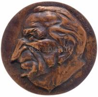 Hetés György (1921-1998) 1960. "Kisfaludi Strobl Zsigmond karikatúra" nagyméretű egyoldalas Br plakett (140mm) T:2 Hungary 1960. "Zsigmond Kisfaludi Strobl caricature" commemorative Br plaque (140mm) C:XF