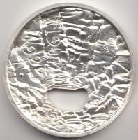 1992. "Trianon-1992 Emlékérem" Ag emlékérem (44g/0.999/45,5mm) T:BU díszdobozban, tanúsítv...