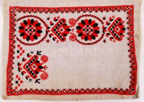 Hímzett dobozka (d: 13 cm) és könyvborító